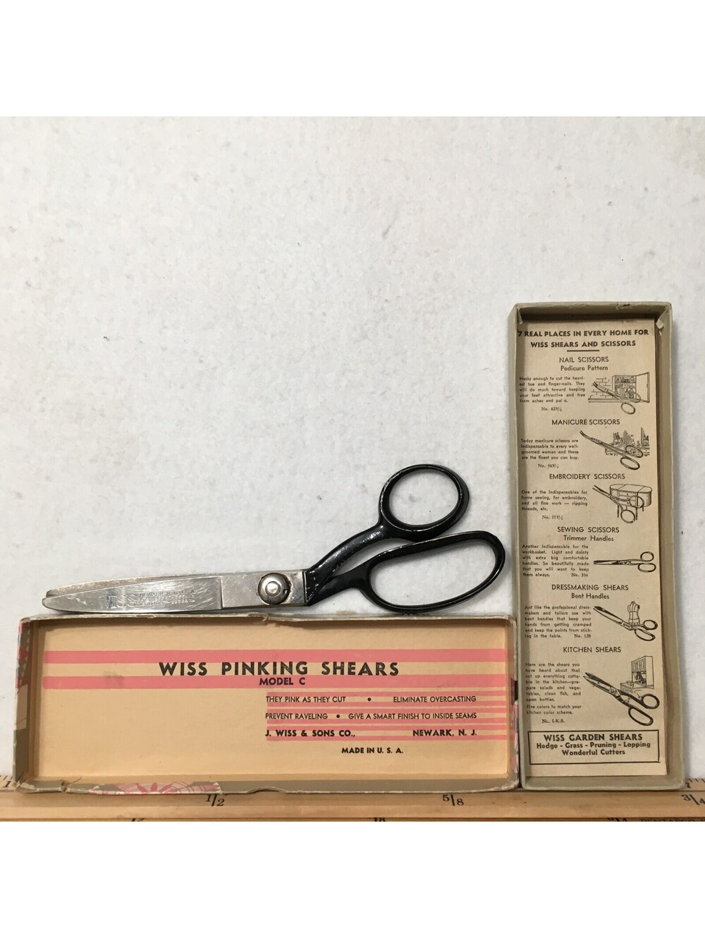 Vintage WISS Model Pinking Shears Scissors w/ Original Box